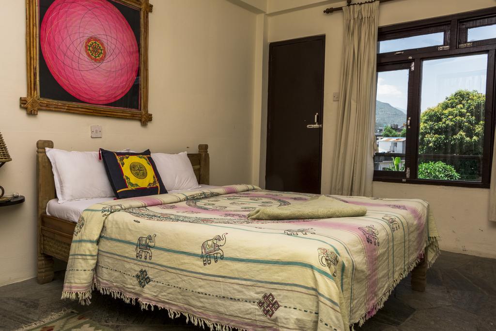 Peace Eye Guest House Pokhara Exterior photo